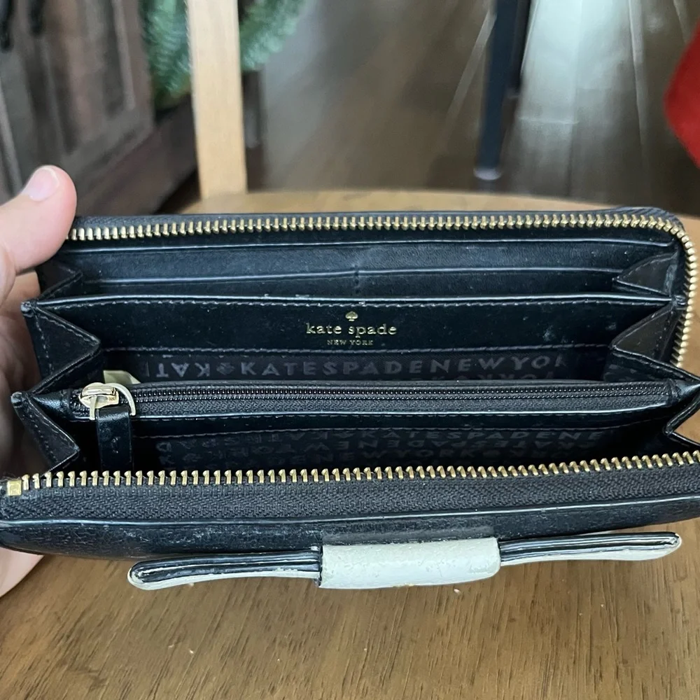 kate spade Matthews Street Nisha wallet